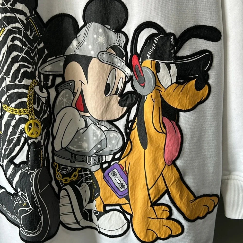 Moschino H&M Disney Collaboration Hoodie 2018 Release - Picture 10 of 17